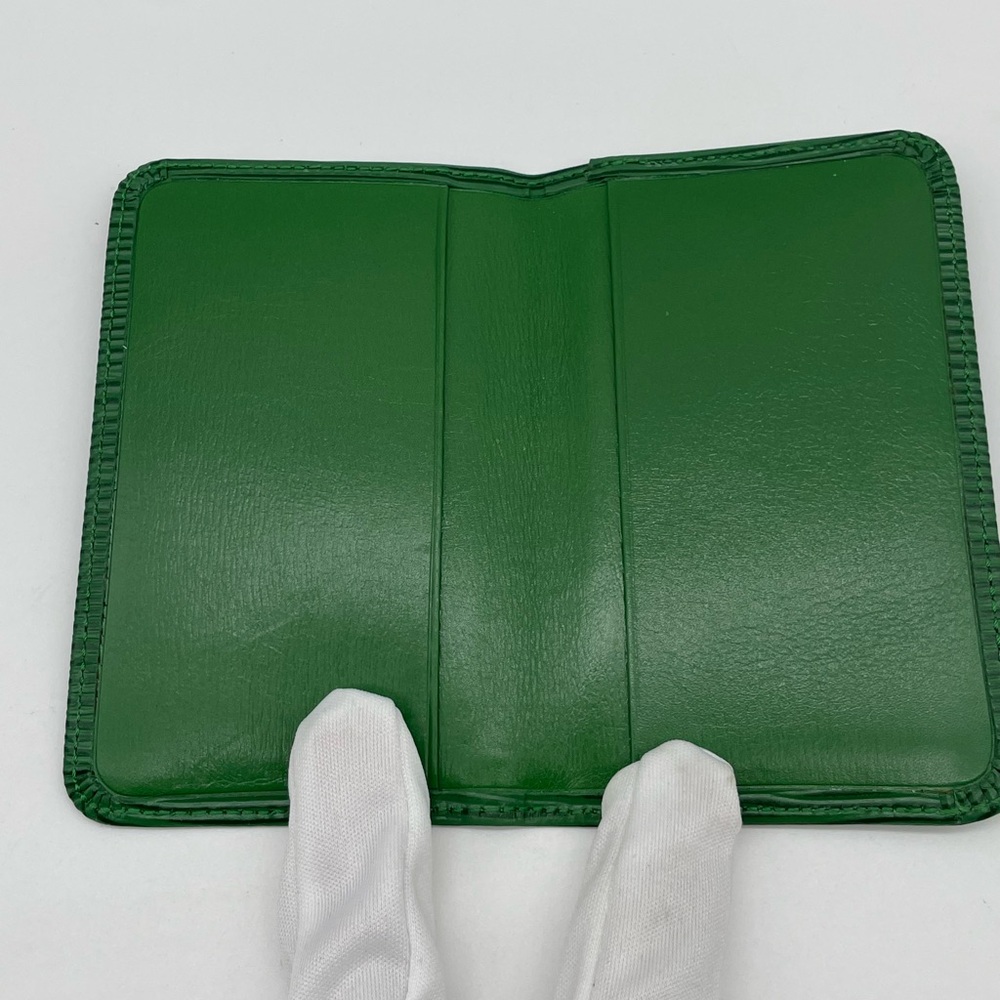Louis Vuitton Epi Leather Card Holder - Picture 4 of 11